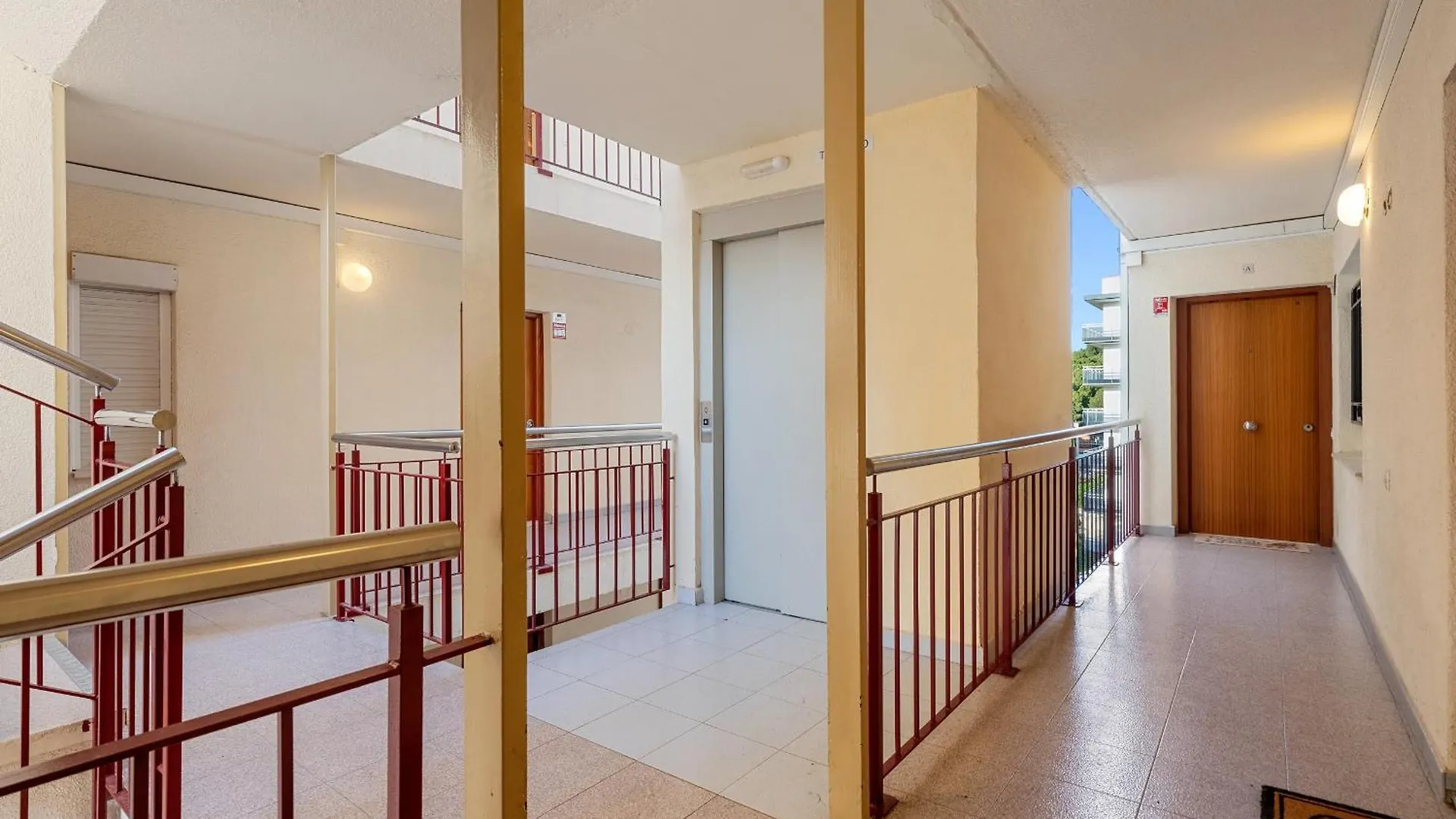 Hauzify I Apartament Van Gogh Salou