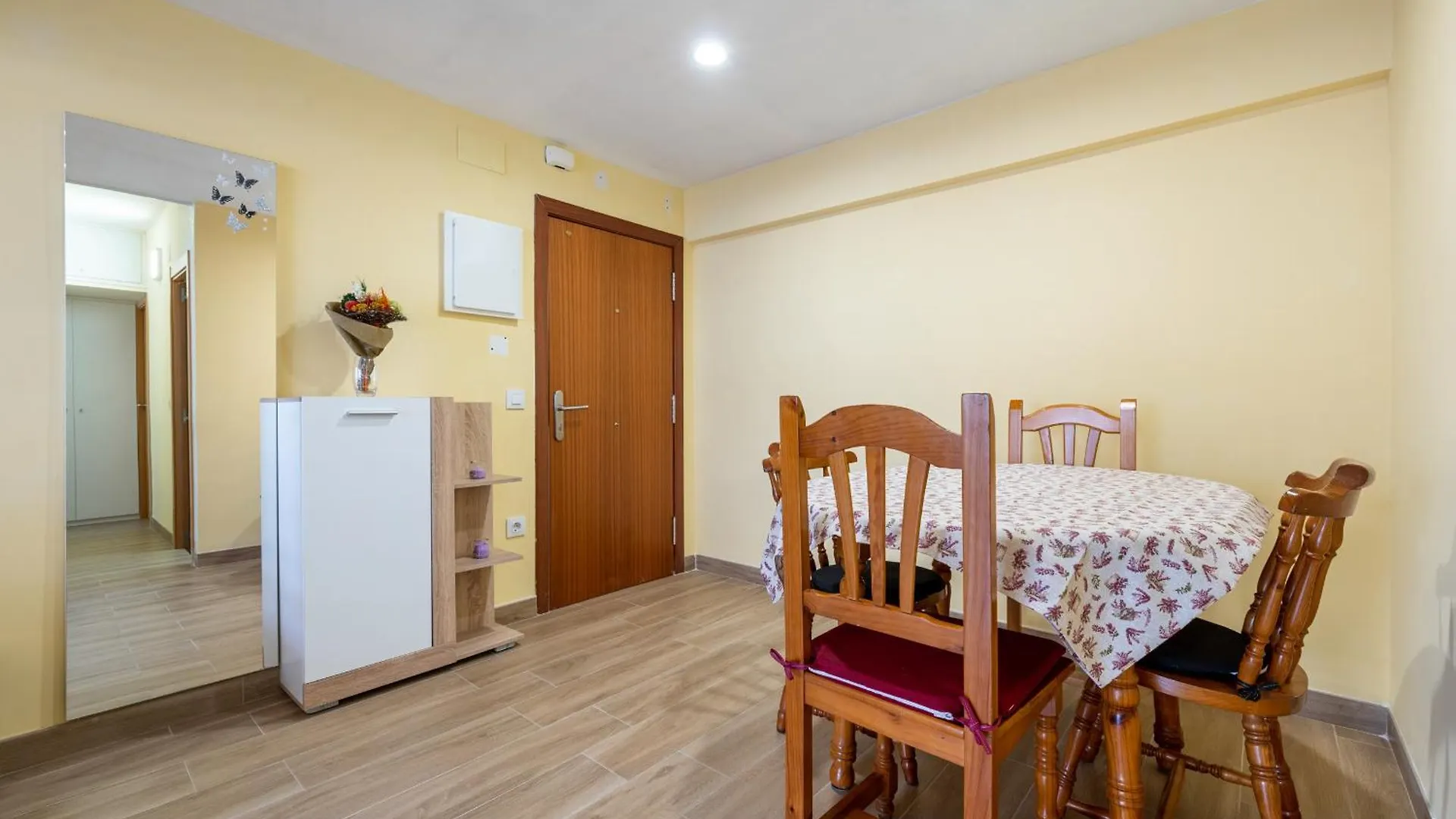 Hauzify I Apartament Van Gogh Salou Apartment