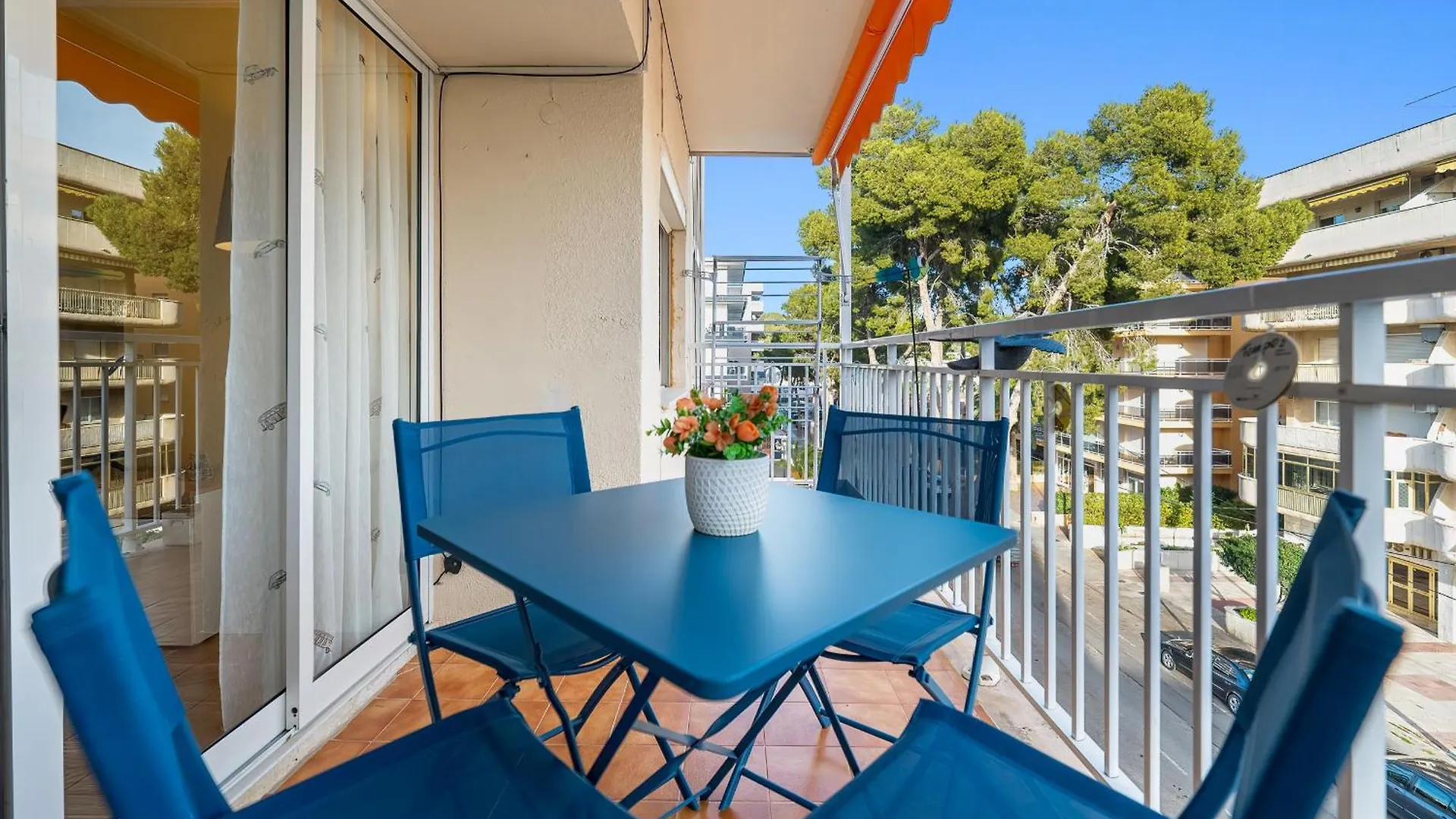 Hauzify I Apartament Van Gogh Salou Spain