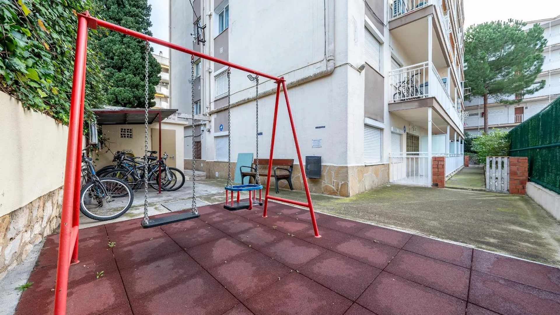 Apartment Hauzify I Apartament Van Gogh Salou Spain