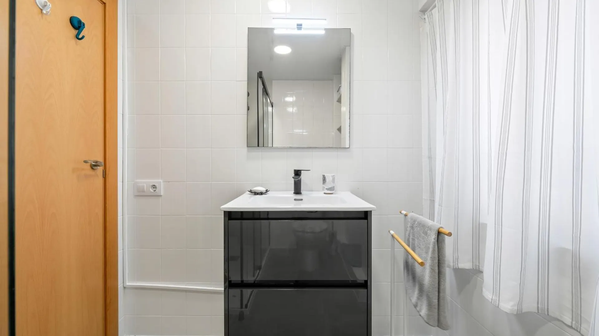 Apartment Hauzify I Apartament Van Gogh Salou