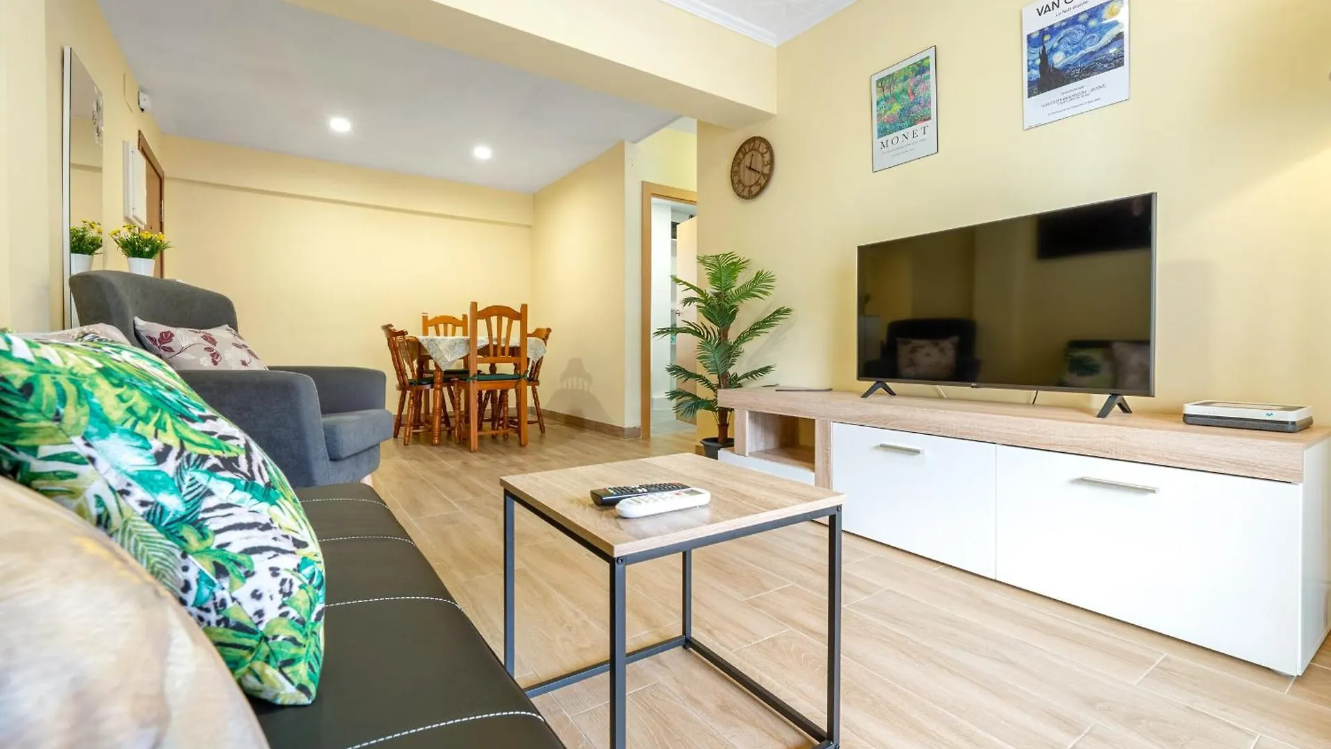Hauzify I Apartament Van Gogh Salou 0*,  Spain